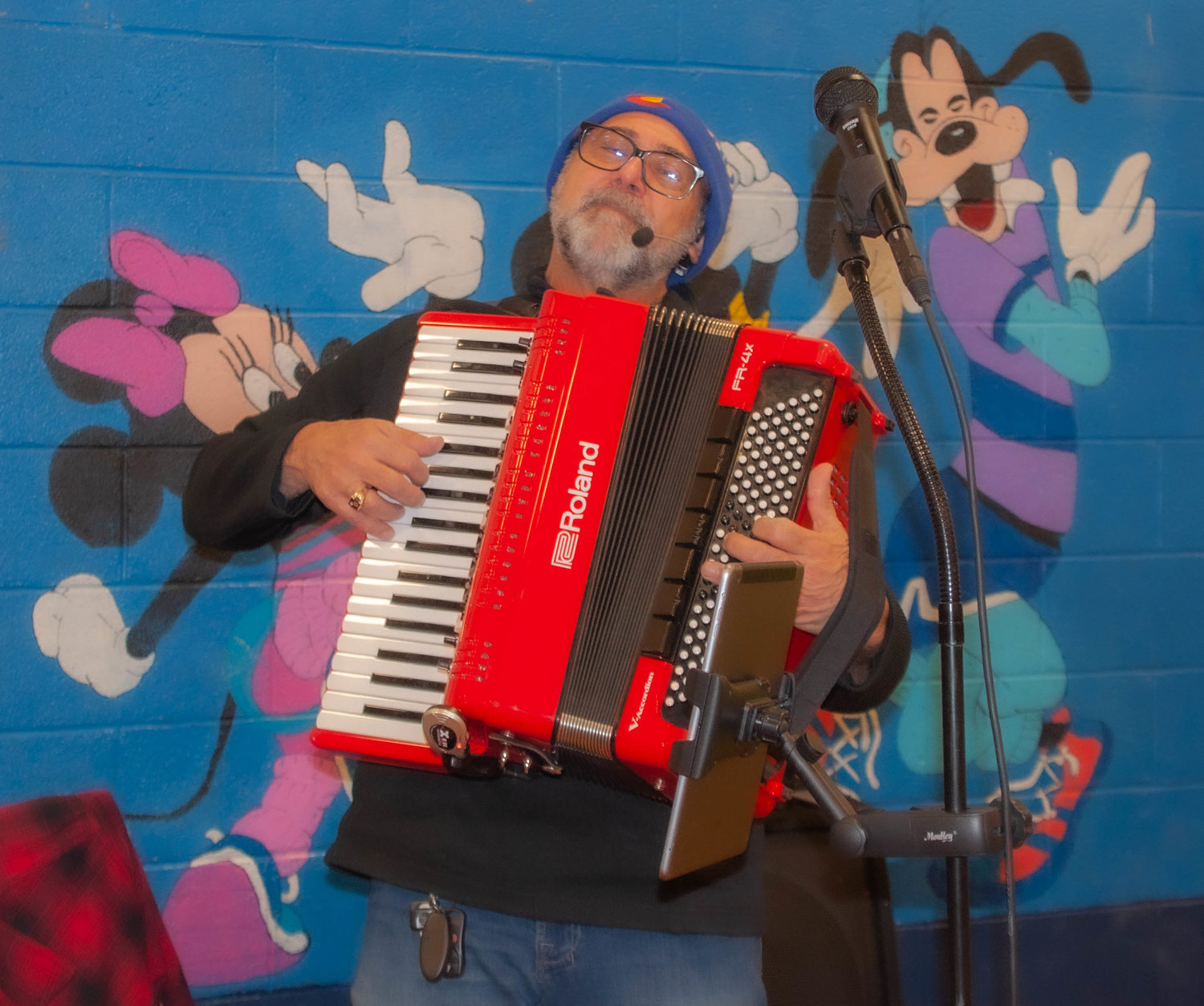 Highly entertaining musician D’Raz performed an accordion version of the Sinatra classic “That’s Life” at the Kauneonga Lake Farmers Market, and I thoroughly dug his swingin’ groove.